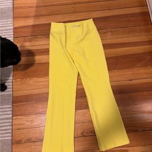 NWOT Alice and Olivia bright yellow straight leg pant. Size 0.